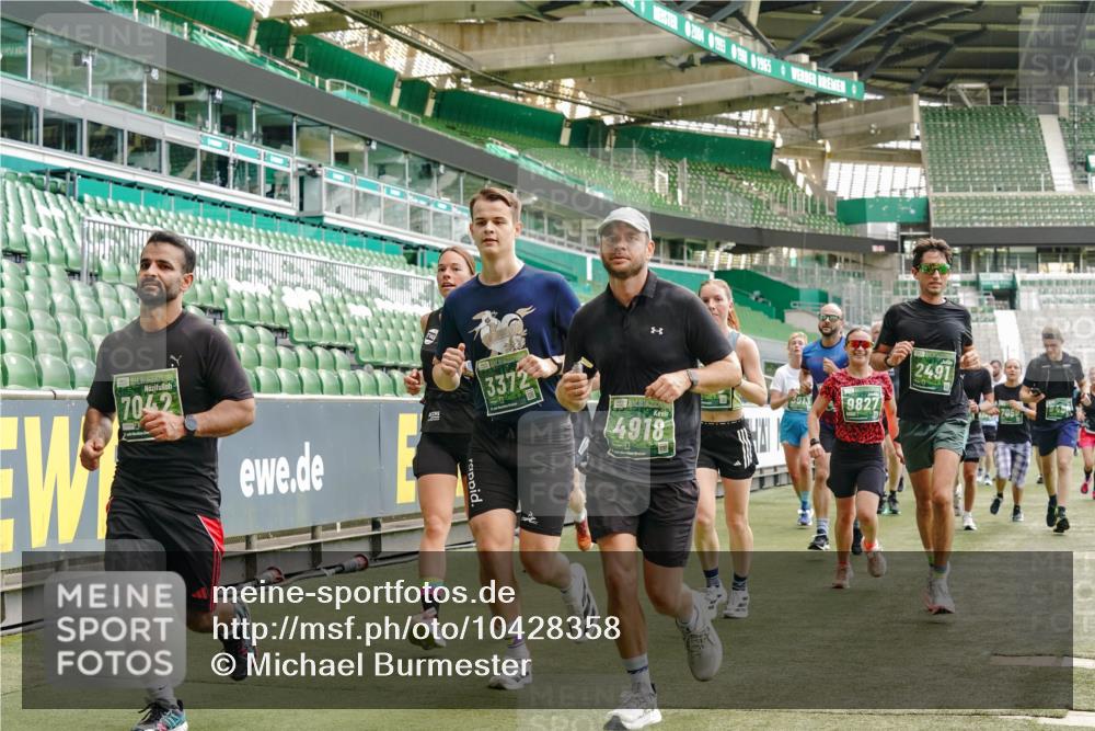 13.09.2026 - 21. swb-Marathon Bremen Michael Burmester http://msf.ph/oto/10428358 13.09.2026 13:02:53 Laufen im Stadion 150, 488, 531, 596, 722, 725, 762, 930, 936, 940, 946, 1006, 1014, 1067, 1163, 1250, 1436, 1458, 1460, 1611, 1771, 1896, 2033, 2047, 2062, 2223, 2276, 2292, 2345, 2364, 2378, 2421, 2434, 2513, 2625, 2638, 2666, 2668, 2779, 2900, 2934, 2977, 2987, 3013, 3044, 3114, 3135, 3163, 3164, 3187, 3248, 3258, 3294, 3334, 3360, 3392, 3402, 3460, 3496, 3510, 3527, 3576, 3585, 3597, 3603, 3618, 3667, 3721, 3806, 3846, 3852, 3859, 3893, 3938, 3970, 3983, 4000, 4077, 4133, 4506, 4558 meine-sportfotos.de
