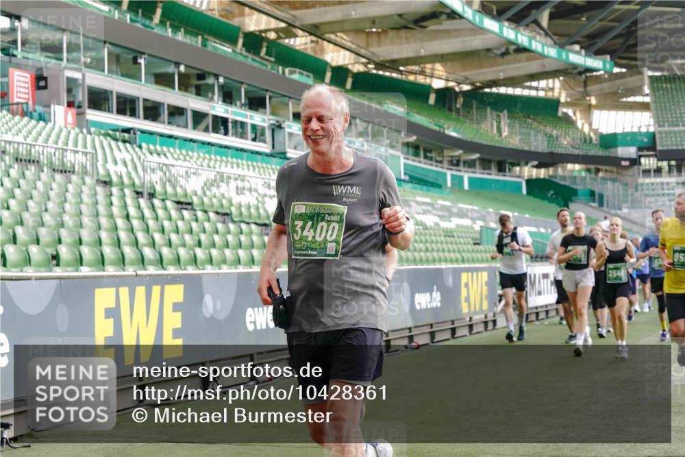 13.09.2026 - 21. swb-Marathon Bremen Michael Burmester http://msf.ph/oto/10428361 13.09.2026 13:26:20 Laufen im Stadion 186, 202, 213, 364, 390, 505, 530, 543, 645, 815, 818, 833, 966, 1077, 1283, 1410, 1443, 1459, 1473, 1487, 1504, 1530, 1561, 1618, 1700, 1744, 1828, 1830, 1953, 2058, 2059, 2271, 2273, 2298, 2308, 2309, 2354, 2382, 2384, 2388, 2404, 2428, 2506, 2508, 2542, 2558, 2576, 2582, 2591, 2592, 2656, 2675, 2748, 2752, 2762, 2817, 2833, 2878, 2896, 2965, 2970, 2981, 3005, 3047, 3050, 3062, 3084, 3097, 3142, 3172, 3211, 3259, 3329, 3359, 3390, 3433, 3540, 3629, 3756 meine-sportfotos.de