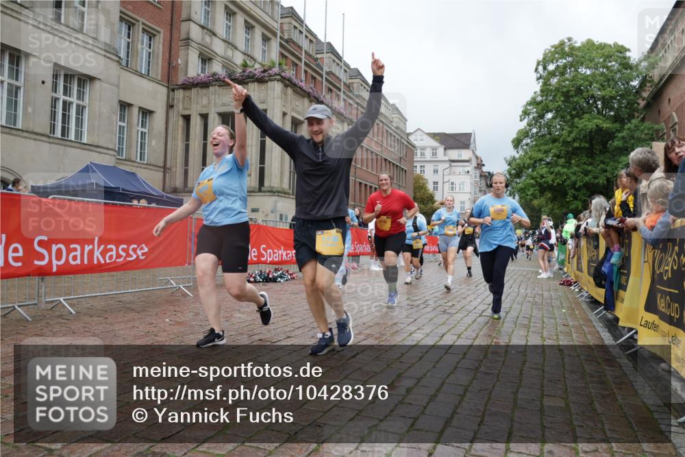 13.09.2026 - Kiel Lauf Yannick Fuchs http://msf.ph/oto/10428376 13.09.2026 11:08:19 Ziel 3798, 5856, 6061, 6185, 7108, 7254, 10525, 94, 121, 311, 656, 755, 1136, 1951, 2120, 2136, 3397, 3828, 3986, 4297, 4949, 5833, 6086, 6401, 6404, 7123, 8019, 9952, 10244, 10702, 11407, 12013, 12379, 12730, 834, 1067, 2235, 2575, 3536, 5418, 6360, 6576, 6626, 6662, 7667, 9162, 9800, 10645, 10647, 11442, 356, 656, 1136, 2940, 3986, 4983, 5095, 6086, 6727, 7035, 10244, 10873, 11015, 12267, 12730 meine-sportfotos.de