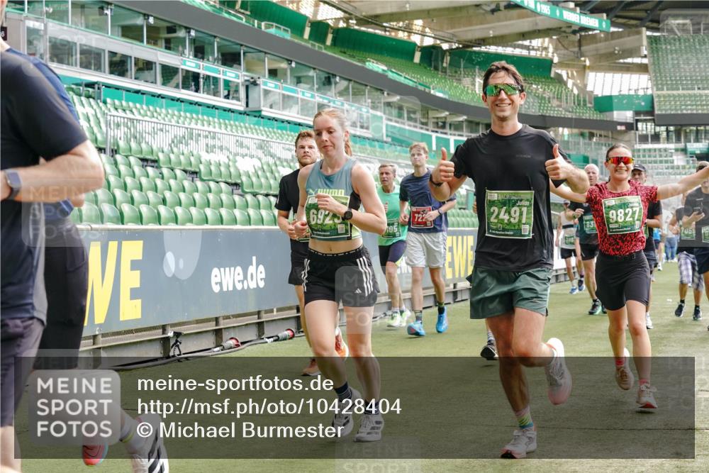 13.09.2026 - 21. swb-Marathon Bremen Michael Burmester http://msf.ph/oto/10428404 13.09.2026 13:02:55 Laufen im Stadion 150, 488, 531, 596, 722, 725, 762, 930, 936, 940, 946, 1006, 1014, 1067, 1163, 1250, 1436, 1458, 1460, 1611, 1771, 2033, 2047, 2062, 2223, 2276, 2292, 2345, 2364, 2378, 2421, 2434, 2513, 2625, 2638, 2666, 2668, 2779, 2900, 2934, 2977, 2987, 3013, 3044, 3114, 3135, 3163, 3164, 3187, 3248, 3258, 3294, 3334, 3360, 3392, 3402, 3460, 3496, 3510, 3527, 3576, 3585, 3597, 3603, 3618, 3667, 3721, 3806, 3846, 3852, 3859, 3893, 3938, 3970, 3983, 4000, 4077, 4133, 4506, 4558 meine-sportfotos.de