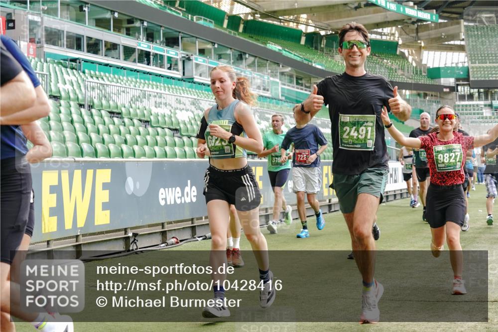13.09.2026 - 21. swb-Marathon Bremen Michael Burmester http://msf.ph/oto/10428416 13.09.2026 13:02:55 Laufen im Stadion 150, 488, 531, 596, 722, 725, 762, 930, 936, 940, 946, 1006, 1014, 1067, 1163, 1250, 1436, 1458, 1460, 1611, 1771, 2033, 2047, 2062, 2223, 2276, 2292, 2345, 2364, 2378, 2421, 2434, 2513, 2625, 2638, 2666, 2668, 2779, 2900, 2934, 2977, 2987, 3013, 3044, 3114, 3135, 3163, 3164, 3187, 3248, 3258, 3294, 3334, 3360, 3392, 3402, 3460, 3496, 3510, 3527, 3576, 3585, 3597, 3603, 3618, 3667, 3721, 3806, 3846, 3852, 3859, 3893, 3938, 3970, 3983, 4000, 4077, 4133, 4506, 4558 meine-sportfotos.de