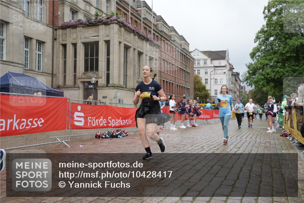 13.09.2026 - Kiel Lauf Yannick Fuchs http://msf.ph/oto/10428417 13.09.2026 11:08:23 Ziel 1067, 2235, 3536, 3798, 5856, 6061, 6185, 6360, 7108, 7254, 10525, 94, 121, 311, 755, 1951, 2120, 2136, 3397, 3828, 4297, 4949, 5833, 6401, 6404, 7123, 8019, 9952, 10702, 11407, 12013, 12379, 834, 1170, 2575, 4709, 5418, 6576, 6626, 6662, 7667, 9162, 9800, 10645, 10647, 11442, 94, 311, 656, 1136, 3986, 6086, 6404, 6727, 7035, 9952, 10244, 11407, 12013, 12730 meine-sportfotos.de