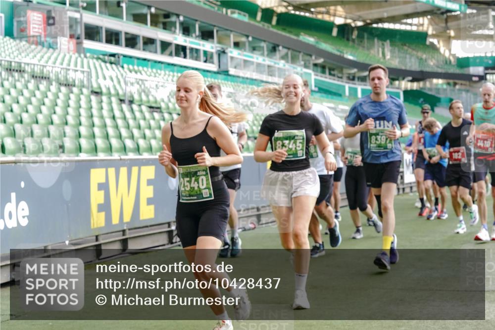 13.09.2026 - 21. swb-Marathon Bremen Michael Burmester http://msf.ph/oto/10428437 13.09.2026 13:26:24 Laufen im Stadion 186, 202, 213, 364, 390, 530, 543, 645, 815, 818, 833, 966, 1077, 1283, 1410, 1443, 1459, 1473, 1487, 1504, 1530, 1561, 1618, 1700, 1744, 1828, 1830, 1953, 2058, 2059, 2271, 2273, 2298, 2308, 2309, 2354, 2382, 2384, 2388, 2404, 2428, 2506, 2507, 2508, 2542, 2558, 2576, 2582, 2591, 2592, 2656, 2675, 2748, 2752, 2762, 2817, 2833, 2878, 2896, 2965, 2970, 2981, 3005, 3047, 3050, 3062, 3084, 3097, 3142, 3172, 3259, 3329, 3359, 3390, 3433, 3540, 3629, 3756 meine-sportfotos.de