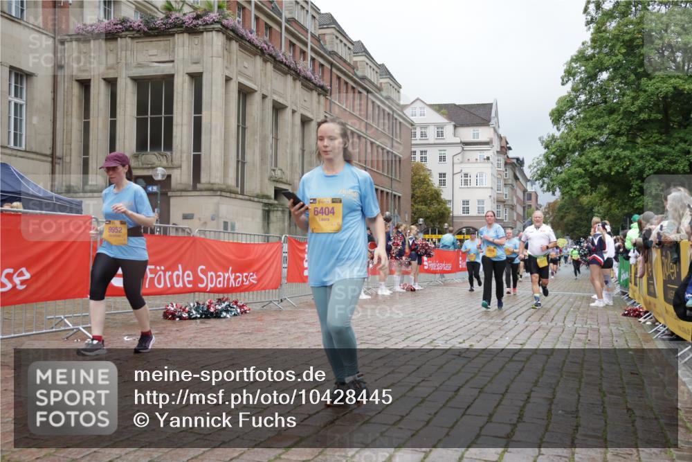 13.09.2026 - Kiel Lauf Yannick Fuchs http://msf.ph/oto/10428445 13.09.2026 11:08:24 Ziel 1067, 2235, 3536, 3798, 5856, 6061, 6185, 6360, 7108, 7254, 10525, 94, 121, 755, 1951, 2120, 2136, 3397, 3828, 4297, 4949, 5833, 6401, 6404, 7123, 8019, 9952, 10702, 12379, 24, 25, 834, 1170, 2575, 4709, 5418, 6576, 6626, 6662, 7667, 9162, 9800, 10645, 10647, 11442, 94, 311, 656, 1136, 3986, 6086, 6404, 6727, 7035, 9952, 10244, 11407, 12013, 12730 meine-sportfotos.de