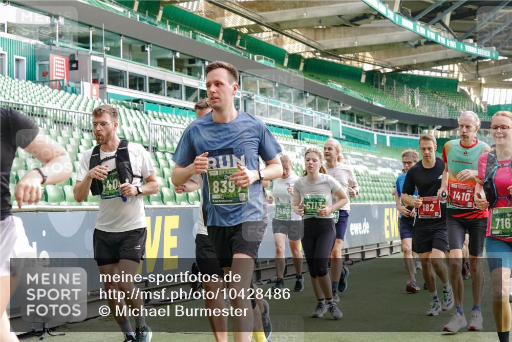 13.09.2026 - 21. swb-Marathon Bremen Michael Burmester http://msf.ph/oto/10428486 13.09.2026 13:26:26 Laufen im Stadion 186, 202, 213, 364, 390, 530, 543, 645, 815, 818, 833, 966, 1077, 1283, 1410, 1443, 1459, 1473, 1487, 1504, 1530, 1561, 1618, 1700, 1744, 1828, 1830, 1953, 2058, 2059, 2271, 2273, 2298, 2308, 2309, 2354, 2382, 2384, 2388, 2404, 2428, 2506, 2507, 2508, 2542, 2558, 2576, 2582, 2591, 2592, 2656, 2675, 2748, 2752, 2762, 2817, 2833, 2875, 2878, 2896, 2965, 2970, 2981, 3005, 3047, 3050, 3062, 3084, 3097, 3142, 3172, 3259, 3329, 3359, 3390, 3433, 3540, 3629, 3756 meine-sportfotos.de