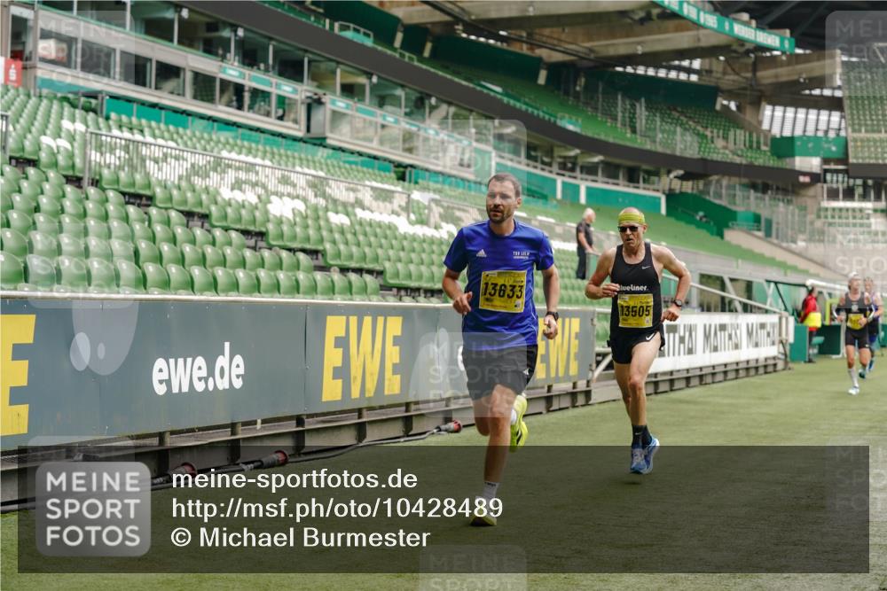13.09.2026 - 21. swb-Marathon Bremen Michael Burmester http://msf.ph/oto/10428489 13.09.2026 10:19:42 Laufen im Stadion 10261, 10262, 10366, 10475, 10994, 11068, 11176, 11197, 11418, 11481, 11512, 11652, 12358, 12413, 13505, 13530, 13533, 13534, 13536, 13540, 13541, 13543, 13550, 13558, 13560, 13564, 13573, 13581, 13582, 13588, 13590, 13599, 13601, 13605, 13610, 13618, 13619, 13622, 13632, 13633, 13638, 13639, 10597, 12272, 13501, 13510, 13515, 13517, 13525, 13542, 13547, 13567, 13579, 13623, 13627, 13635 meine-sportfotos.de