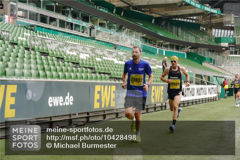 13.09.2026 - 21. swb-Marathon Bremen Michael Burmester http://msf.ph/oto/10428498 13.09.2026 10:19:42 Laufen im Stadion 10261, 10262, 10366, 10475, 10994, 11068, 11176, 11197, 11418, 11481, 11512, 11652, 12358, 12413, 13505, 13530, 13533, 13534, 13536, 13540, 13541, 13543, 13550, 13558, 13560, 13564, 13573, 13581, 13582, 13588, 13590, 13599, 13601, 13605, 13610, 13618, 13619, 13622, 13632, 13633, 13638, 13639, 10597, 12272, 13501, 13510, 13515, 13517, 13525, 13542, 13547, 13567, 13579, 13623, 13627, 13635 meine-sportfotos.de
