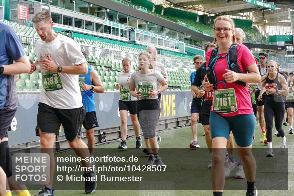 13.09.2026 - 21. swb-Marathon Bremen Michael Burmester http://msf.ph/oto/10428507 13.09.2026 13:26:27 Laufen im Stadion 186, 202, 364, 390, 530, 543, 645, 815, 818, 833, 966, 1077, 1283, 1410, 1443, 1459, 1473, 1487, 1504, 1530, 1561, 1618, 1700, 1744, 1828, 1830, 1953, 2058, 2059, 2271, 2273, 2298, 2308, 2309, 2354, 2382, 2384, 2388, 2404, 2428, 2506, 2507, 2508, 2542, 2558, 2576, 2582, 2591, 2592, 2656, 2675, 2748, 2752, 2762, 2817, 2833, 2875, 2878, 2896, 2965, 2970, 2981, 3005, 3047, 3050, 3062, 3084, 3097, 3142, 3172, 3259, 3329, 3359, 3390, 3433, 3540, 3629, 3756 meine-sportfotos.de