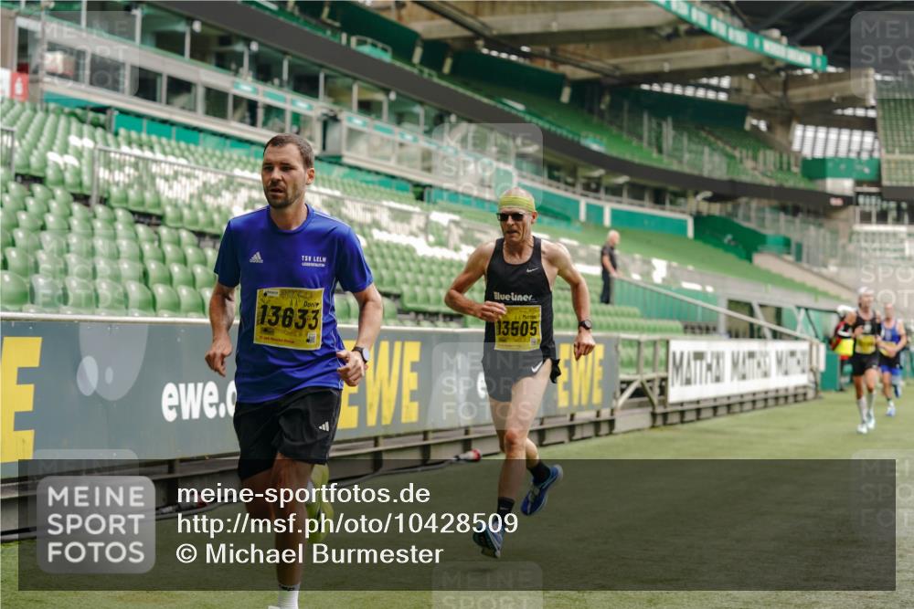 13.09.2026 - 21. swb-Marathon Bremen Michael Burmester http://msf.ph/oto/10428509 13.09.2026 10:19:42 Laufen im Stadion 10261, 10262, 10366, 10475, 10994, 11068, 11176, 11197, 11418, 11481, 11512, 11652, 12358, 12413, 13505, 13530, 13533, 13534, 13536, 13540, 13541, 13543, 13550, 13558, 13560, 13564, 13573, 13581, 13582, 13588, 13590, 13599, 13601, 13605, 13610, 13618, 13619, 13622, 13632, 13633, 13638, 13639, 10597, 12272, 13501, 13510, 13515, 13517, 13525, 13542, 13547, 13567, 13579, 13623, 13627, 13635 meine-sportfotos.de