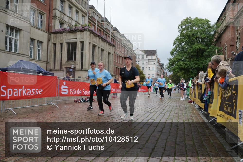 13.09.2026 - Kiel Lauf Yannick Fuchs http://msf.ph/oto/10428512 13.09.2026 11:08:30 Ziel 834, 1067, 2235, 2575, 3536, 3798, 5418, 6061, 6185, 6360, 6626, 7667, 11442, 121, 755, 1951, 2120, 2136, 3397, 4297, 4949, 5833, 5856, 6401, 7108, 7123, 7254, 8019, 10525, 10702, 24, 25, 1170, 2250, 2951, 4709, 6576, 6662, 9162, 9800, 10645, 10647, 10928, 94, 311, 1951, 2136, 3397, 3828, 4297, 6404, 9952, 11407, 12013, 12379 meine-sportfotos.de