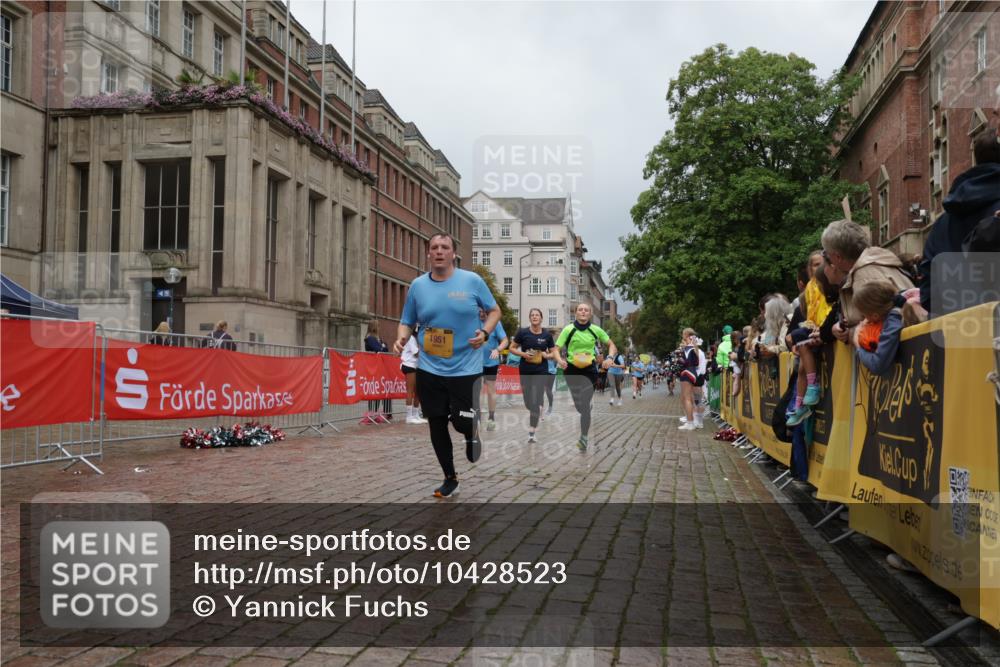 13.09.2026 - Kiel Lauf Yannick Fuchs http://msf.ph/oto/10428523 13.09.2026 11:08:32 Ziel 834, 1067, 2235, 2575, 3536, 3798, 5418, 6360, 6626, 6662, 7667, 9800, 10645, 10647, 11442, 121, 755, 1951, 2120, 3397, 3798, 4297, 4949, 5833, 5856, 6061, 6185, 6401, 7108, 7123, 7254, 8019, 10525, 10702, 24, 25, 1170, 2250, 2951, 4709, 6576, 9162, 10928, 94, 755, 1951, 2136, 3397, 3828, 4297, 6404, 9952, 12379 meine-sportfotos.de