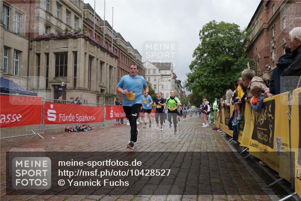 13.09.2026 - Kiel Lauf Yannick Fuchs http://msf.ph/oto/10428527 13.09.2026 11:08:32 Ziel 834, 1067, 2235, 2575, 3536, 3798, 5418, 6360, 6626, 6662, 7667, 9800, 10645, 10647, 11442, 121, 755, 1951, 2120, 3397, 3798, 4297, 4949, 5833, 5856, 6061, 6185, 6401, 7108, 7123, 7254, 8019, 10525, 10702, 24, 25, 1170, 2250, 2951, 4709, 6576, 9162, 10928, 94, 755, 1951, 2136, 3397, 3828, 4297, 6404, 9952, 12379 meine-sportfotos.de