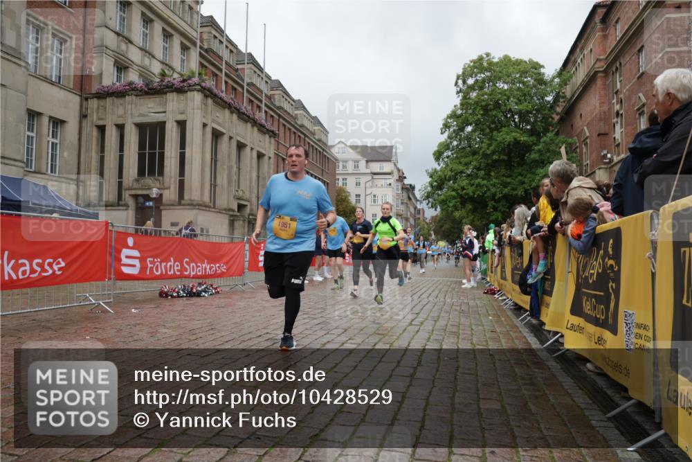 13.09.2026 - Kiel Lauf Yannick Fuchs http://msf.ph/oto/10428529 13.09.2026 11:08:32 Ziel 834, 1067, 2235, 2575, 3536, 3798, 5418, 6360, 6626, 6662, 7667, 9800, 10645, 10647, 11442, 121, 755, 1951, 2120, 3397, 3798, 4297, 4949, 5833, 5856, 6061, 6185, 6401, 7108, 7123, 7254, 8019, 10525, 10702, 24, 25, 1170, 2250, 2951, 4709, 6576, 9162, 10928, 94, 755, 1951, 2136, 3397, 3828, 4297, 6404, 9952, 12379 meine-sportfotos.de