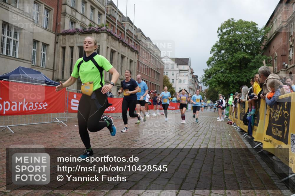 13.09.2026 - Kiel Lauf Yannick Fuchs http://msf.ph/oto/10428545 13.09.2026 11:08:34 Ziel 834, 1067, 2235, 2575, 3536, 5418, 6360, 6576, 6626, 6662, 7667, 9162, 9800, 10645, 10647, 11442, 121, 755, 2120, 3798, 4949, 5833, 5856, 6061, 6185, 6401, 7108, 7123, 7254, 8019, 10525, 10702, 24, 25, 1170, 1226, 2250, 2951, 4709, 10928, 12334, 121, 755, 1951, 2136, 3397, 3828, 4297, 7123, 10702, 12379 meine-sportfotos.de