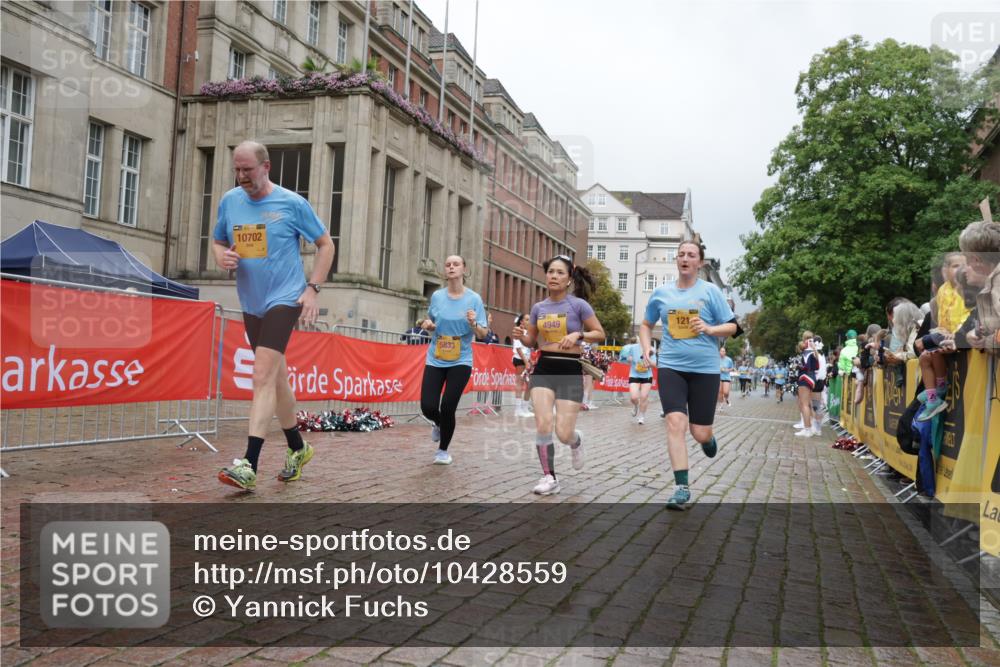 13.09.2026 - Kiel Lauf Yannick Fuchs http://msf.ph/oto/10428559 13.09.2026 11:08:36 Ziel 834, 1067, 1170, 2235, 2575, 3536, 4709, 5418, 6576, 6626, 6662, 7667, 9162, 9800, 10645, 10647, 11442, 121, 2120, 3798, 4949, 5833, 5856, 6061, 6185, 6360, 6401, 7108, 7123, 7254, 8019, 10525, 10702, 24, 25, 1226, 2250, 2951, 10928, 11674, 12334, 121, 755, 1951, 2136, 3397, 3828, 4297, 4949, 5833, 7123, 10702, 12379 meine-sportfotos.de
