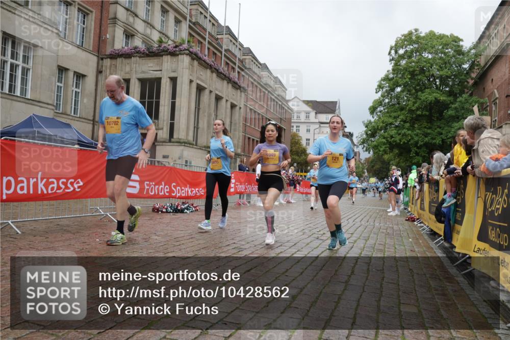 13.09.2026 - Kiel Lauf Yannick Fuchs http://msf.ph/oto/10428562 13.09.2026 11:08:36 Ziel 834, 1067, 1170, 2235, 2575, 3536, 4709, 5418, 6576, 6626, 6662, 7667, 9162, 9800, 10645, 10647, 11442, 121, 2120, 3798, 4949, 5833, 5856, 6061, 6185, 6360, 6401, 7108, 7123, 7254, 8019, 10525, 10702, 24, 25, 1226, 2250, 2951, 10928, 11674, 12334, 121, 755, 1951, 2136, 3397, 3828, 4297, 4949, 5833, 7123, 10702, 12379 meine-sportfotos.de