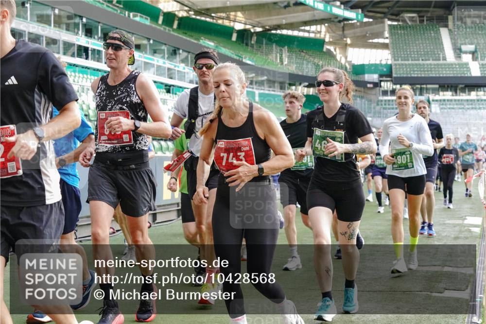 13.09.2026 - 21. swb-Marathon Bremen Michael Burmester http://msf.ph/oto/10428568 13.09.2026 13:26:29 Laufen im Stadion 186, 202, 364, 390, 530, 543, 645, 815, 818, 833, 966, 1077, 1283, 1410, 1443, 1459, 1473, 1487, 1504, 1530, 1561, 1618, 1700, 1744, 1828, 1830, 1953, 2058, 2059, 2271, 2273, 2298, 2308, 2309, 2354, 2382, 2384, 2388, 2404, 2428, 2506, 2507, 2508, 2542, 2558, 2576, 2582, 2591, 2592, 2656, 2675, 2748, 2752, 2762, 2817, 2875, 2878, 2896, 2965, 2970, 2981, 3005, 3045, 3047, 3050, 3062, 3084, 3097, 3142, 3172, 3184, 3259, 3329, 3359, 3390, 3433, 3540, 3629, 3756 meine-sportfotos.de