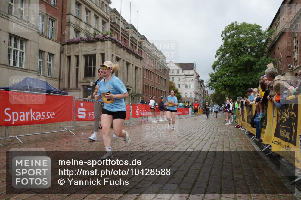 13.09.2026 - Kiel Lauf Yannick Fuchs http://msf.ph/oto/10428588 13.09.2026 11:08:40 Ziel 24, 25, 834, 1170, 2575, 4709, 5418, 6576, 6626, 6662, 7667, 9162, 9800, 10645, 10647, 11442, 1067, 2120, 2235, 3536, 3798, 5418, 5856, 6061, 6185, 6360, 6401, 7108, 7254, 7667, 8019, 10525, 1226, 2250, 2951, 4526, 9752, 10813, 10928, 11674, 12334, 121, 755, 1951, 2120, 4949, 5833, 6401, 7123, 8019, 10702 meine-sportfotos.de