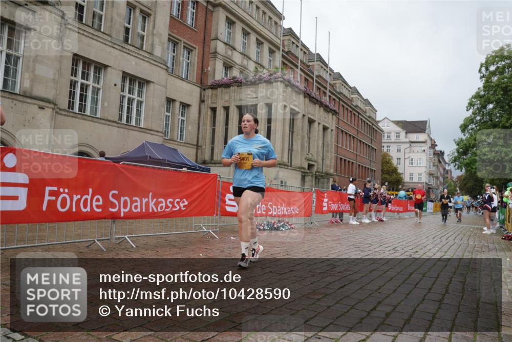 13.09.2026 - Kiel Lauf Yannick Fuchs http://msf.ph/oto/10428590 13.09.2026 11:08:42 Ziel 24, 25, 834, 1170, 2250, 2575, 4709, 6576, 6662, 9162, 9800, 10645, 10647, 11442, 1067, 2235, 3536, 3798, 5418, 5856, 6061, 6185, 6360, 6401, 6626, 7108, 7254, 7667, 8019, 10525, 1226, 1569, 2951, 3022, 4526, 9752, 10813, 10928, 11674, 12334, 121, 2120, 4949, 5833, 6401, 7123, 8019, 10702 meine-sportfotos.de