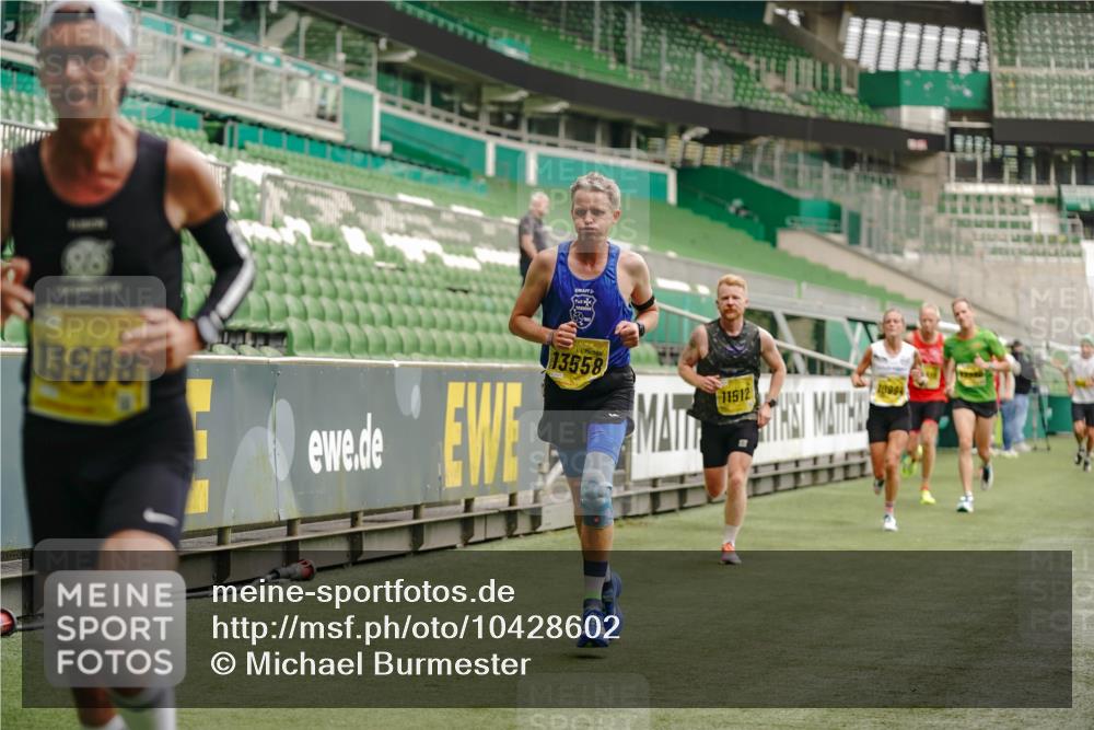 13.09.2026 - 21. swb-Marathon Bremen Michael Burmester http://msf.ph/oto/10428602 13.09.2026 10:19:47 Laufen im Stadion 10261, 10262, 10366, 10475, 10818, 10994, 11067, 11068, 11176, 11197, 11418, 11481, 11512, 11652, 12324, 12358, 12413, 12540, 13505, 13530, 13533, 13534, 13536, 13540, 13541, 13543, 13550, 13558, 13560, 13564, 13573, 13581, 13583, 13588, 13590, 13599, 13601, 13605, 13610, 13618, 13619, 13622, 13632, 13633, 13638, 13639, 10597, 12272, 13501, 13510, 13515, 13517, 13525, 13542, 13547, 13567, 13579, 13623, 13627, 13635 meine-sportfotos.de