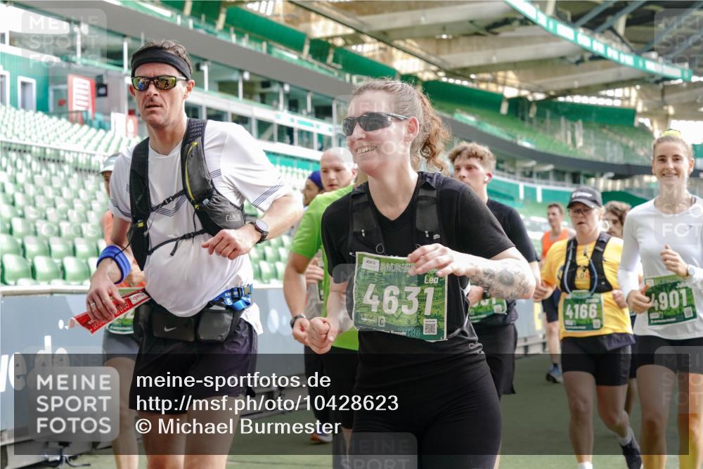 13.09.2026 - 21. swb-Marathon Bremen Michael Burmester http://msf.ph/oto/10428623 13.09.2026 13:26:30 Laufen im Stadion 186, 202, 364, 390, 530, 543, 645, 815, 818, 833, 966, 1077, 1283, 1410, 1412, 1443, 1459, 1473, 1487, 1504, 1530, 1561, 1618, 1700, 1744, 1828, 1830, 1953, 2058, 2059, 2271, 2273, 2298, 2308, 2309, 2354, 2382, 2384, 2388, 2404, 2428, 2506, 2507, 2508, 2542, 2558, 2576, 2582, 2591, 2592, 2656, 2675, 2748, 2752, 2762, 2817, 2875, 2878, 2896, 2923, 2965, 2970, 2981, 3005, 3045, 3047, 3050, 3062, 3084, 3097, 3142, 3172, 3184, 3259, 3329, 3359, 3390, 3433, 3540, 3629, 3756 meine-sportfotos.de