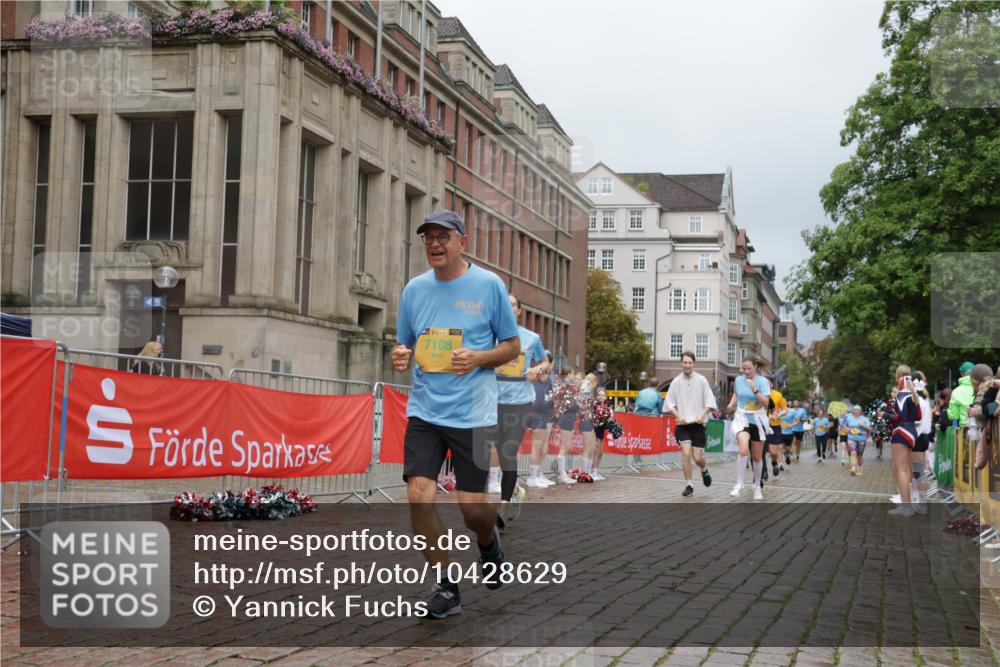 13.09.2026 - Kiel Lauf Yannick Fuchs http://msf.ph/oto/10428629 13.09.2026 11:08:50 Ziel 24, 25, 1170, 1226, 2250, 2951, 4709, 10928, 11674, 12334, 834, 1067, 2235, 2575, 3536, 3798, 5418, 5856, 6061, 6185, 6360, 6576, 6626, 6662, 7108, 7254, 7667, 9162, 9800, 10525, 10645, 10647, 11442, 1569, 3022, 3752, 4526, 6028, 7681, 9112, 9752, 9995, 10813, 12238, 12532, 6401, 7108, 7254, 10525 meine-sportfotos.de