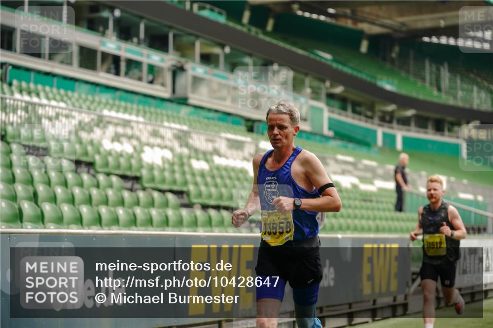 13.09.2026 - 21. swb-Marathon Bremen Michael Burmester http://msf.ph/oto/10428647 13.09.2026 10:19:48 Laufen im Stadion 10261, 10262, 10366, 10475, 10818, 10994, 11067, 11068, 11176, 11197, 11418, 11481, 11512, 11652, 12324, 12358, 12413, 12540, 13505, 13530, 13533, 13534, 13536, 13540, 13541, 13550, 13558, 13560, 13564, 13573, 13581, 13583, 13588, 13590, 13599, 13601, 13605, 13610, 13618, 13619, 13622, 13632, 13633, 13637, 13638, 13639, 10597, 12272, 13501, 13510, 13515, 13517, 13525, 13542, 13547, 13567, 13579, 13623, 13627, 13635 meine-sportfotos.de