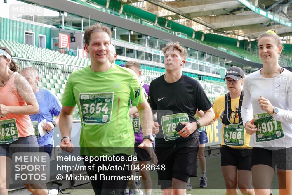 13.09.2026 - 21. swb-Marathon Bremen Michael Burmester http://msf.ph/oto/10428648 13.09.2026 13:26:31 Laufen im Stadion 186, 202, 364, 390, 530, 543, 645, 815, 818, 833, 966, 1077, 1283, 1410, 1412, 1443, 1459, 1473, 1487, 1504, 1530, 1561, 1618, 1700, 1744, 1828, 1830, 1953, 2058, 2059, 2273, 2298, 2308, 2309, 2354, 2382, 2384, 2388, 2404, 2428, 2506, 2507, 2508, 2542, 2558, 2576, 2582, 2591, 2592, 2656, 2675, 2748, 2752, 2762, 2817, 2875, 2878, 2896, 2923, 2965, 2970, 2981, 3045, 3047, 3050, 3062, 3084, 3097, 3142, 3172, 3184, 3259, 3329, 3359, 3433, 3540, 3629, 3756 meine-sportfotos.de