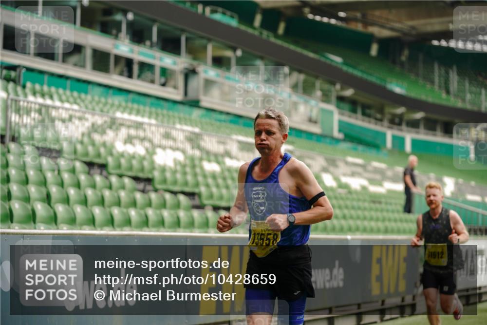 13.09.2026 - 21. swb-Marathon Bremen Michael Burmester http://msf.ph/oto/10428659 13.09.2026 10:19:48 Laufen im Stadion 10261, 10262, 10366, 10475, 10818, 10994, 11067, 11068, 11176, 11197, 11418, 11481, 11512, 11652, 12324, 12358, 12413, 12540, 13505, 13530, 13533, 13534, 13536, 13540, 13541, 13550, 13558, 13560, 13564, 13573, 13581, 13583, 13588, 13590, 13599, 13601, 13605, 13610, 13618, 13619, 13622, 13632, 13633, 13637, 13638, 13639, 10597, 12272, 13501, 13510, 13515, 13517, 13525, 13542, 13547, 13567, 13579, 13623, 13627, 13635 meine-sportfotos.de
