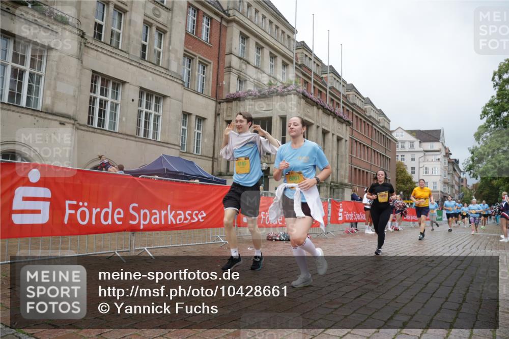 13.09.2026 - Kiel Lauf Yannick Fuchs http://msf.ph/oto/10428661 13.09.2026 11:08:55 Ziel 1226, 2250, 2951, 4526, 9752, 10813, 10928, 11674, 12334, 24, 25, 834, 1067, 1170, 2235, 2575, 3536, 3798, 4709, 5418, 6061, 6185, 6360, 6576, 6626, 6662, 7667, 9162, 9800, 10645, 10647, 11442, 1569, 1934, 3022, 3752, 6028, 7681, 8933, 9112, 9995, 12238, 12532, 3798, 5856, 6061, 6185, 7108, 7254, 10525 meine-sportfotos.de