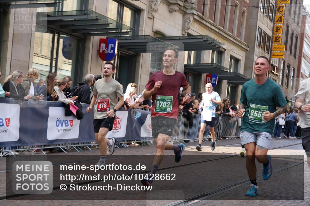 13.09.2026 - 21. swb-Marathon Bremen Strokosch-Dieckow http://msf.ph/oto/10428662 13.09.2026 13:08:30 Ziel 715, 1925, 3110, 3276, 3330, 4033, 5377, 5517, 5636, 5696, 6842, 6906, 7064, 7121, 8555, 9240, 9411, 9702, 9867, 9906, 9911, 339, 678, 1335, 1696, 2098, 2266, 3808, 4082, 4247, 4888, 5424, 5594, 8655, 9084, 9582 meine-sportfotos.de
