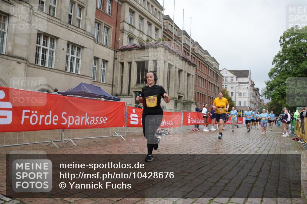 13.09.2026 - Kiel Lauf Yannick Fuchs http://msf.ph/oto/10428676 13.09.2026 11:08:56 Ziel 1226, 1569, 2250, 2951, 3022, 4526, 9752, 10813, 10928, 11674, 12334, 24, 25, 834, 1067, 1170, 2235, 2575, 3536, 3798, 4709, 5418, 6061, 6185, 6360, 6576, 6626, 6662, 7667, 9162, 9800, 10645, 10647, 11442, 1934, 3752, 6028, 7681, 8933, 9112, 9995, 12238, 12532, 3798, 5856, 6061, 6185, 7108, 7254, 10525 meine-sportfotos.de