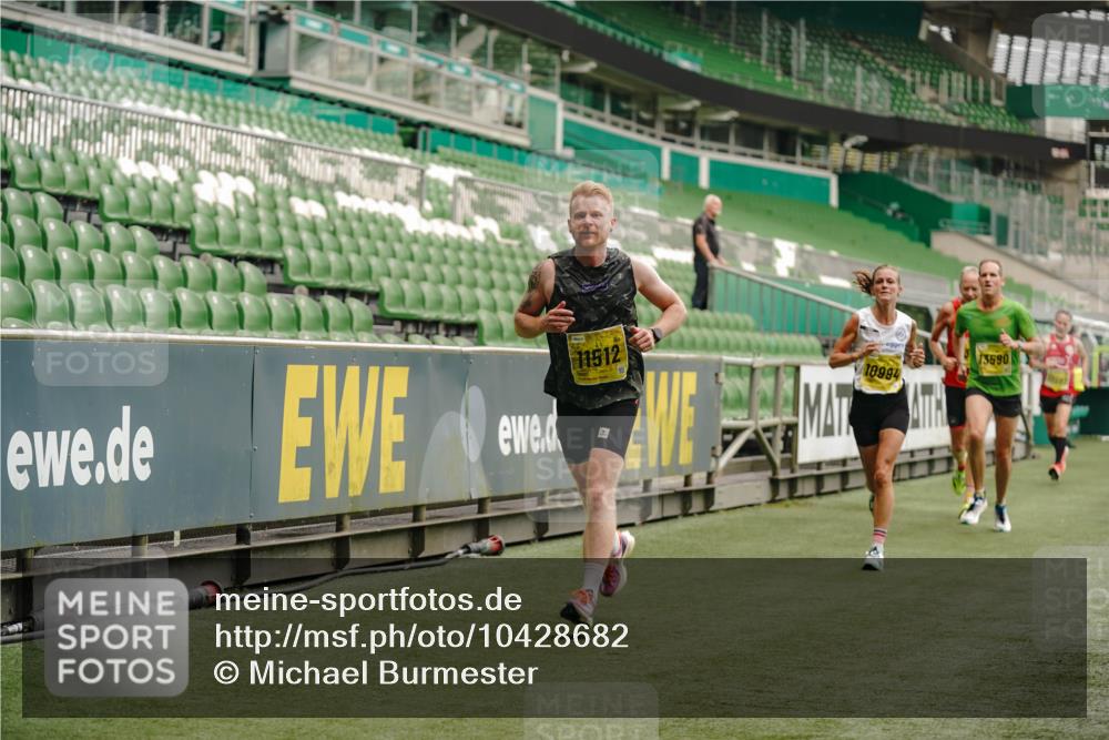 13.09.2026 - 21. swb-Marathon Bremen Michael Burmester http://msf.ph/oto/10428682 13.09.2026 10:19:49 Laufen im Stadion 10261, 10262, 10366, 10475, 10818, 10994, 11067, 11068, 11176, 11197, 11418, 11481, 11512, 11652, 12324, 12358, 12413, 12540, 13505, 13530, 13533, 13534, 13536, 13540, 13541, 13550, 13558, 13560, 13564, 13573, 13581, 13583, 13588, 13590, 13599, 13601, 13605, 13610, 13618, 13619, 13622, 13632, 13633, 13637, 13638, 13639, 10597, 12272, 13501, 13510, 13515, 13517, 13525, 13542, 13547, 13567, 13579, 13623, 13627, 13635 meine-sportfotos.de