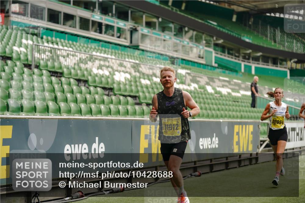 13.09.2026 - 21. swb-Marathon Bremen Michael Burmester http://msf.ph/oto/10428688 13.09.2026 10:19:50 Laufen im Stadion 10261, 10262, 10366, 10475, 10818, 10994, 11067, 11068, 11176, 11197, 11418, 11481, 11512, 11652, 12324, 12358, 12413, 12540, 13505, 13530, 13533, 13534, 13536, 13540, 13541, 13550, 13558, 13560, 13564, 13573, 13581, 13583, 13588, 13590, 13599, 13601, 13605, 13610, 13618, 13619, 13622, 13632, 13633, 13637, 13638, 13639, 10597, 12272, 13501, 13510, 13515, 13517, 13525, 13542, 13547, 13567, 13579, 13623, 13627, 13635 meine-sportfotos.de