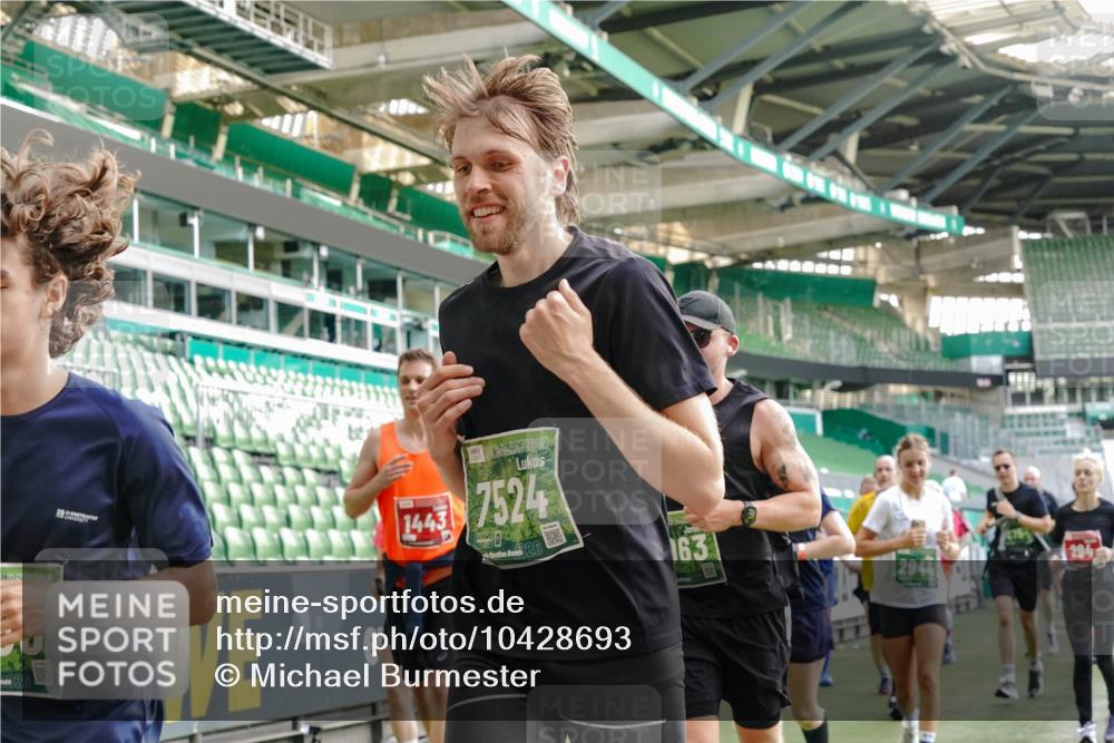 13.09.2026 - 21. swb-Marathon Bremen Michael Burmester http://msf.ph/oto/10428693 13.09.2026 13:26:33 Laufen im Stadion 186, 202, 364, 390, 530, 543, 645, 815, 818, 833, 966, 1077, 1283, 1410, 1412, 1443, 1459, 1473, 1487, 1504, 1530, 1561, 1618, 1700, 1744, 1828, 1830, 1953, 1961, 2058, 2059, 2273, 2298, 2308, 2309, 2354, 2382, 2384, 2388, 2404, 2428, 2507, 2508, 2542, 2558, 2576, 2582, 2591, 2592, 2656, 2675, 2725, 2748, 2752, 2762, 2817, 2875, 2878, 2896, 2923, 2965, 2970, 2981, 3045, 3047, 3050, 3062, 3084, 3097, 3142, 3172, 3184, 3259, 3329, 3359, 3433, 3540, 3592, 3629, 3756 meine-sportfotos.de