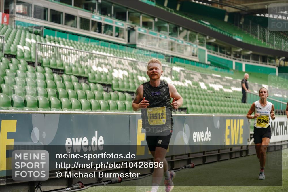 13.09.2026 - 21. swb-Marathon Bremen Michael Burmester http://msf.ph/oto/10428696 13.09.2026 10:19:50 Laufen im Stadion 10261, 10262, 10366, 10475, 10818, 10994, 11067, 11068, 11176, 11197, 11418, 11481, 11512, 11652, 12324, 12358, 12413, 12540, 13505, 13530, 13533, 13534, 13536, 13540, 13541, 13550, 13558, 13560, 13564, 13573, 13581, 13583, 13588, 13590, 13599, 13601, 13605, 13610, 13618, 13619, 13622, 13632, 13633, 13637, 13638, 13639, 10597, 12272, 13501, 13510, 13515, 13517, 13525, 13542, 13547, 13567, 13579, 13623, 13627, 13635 meine-sportfotos.de