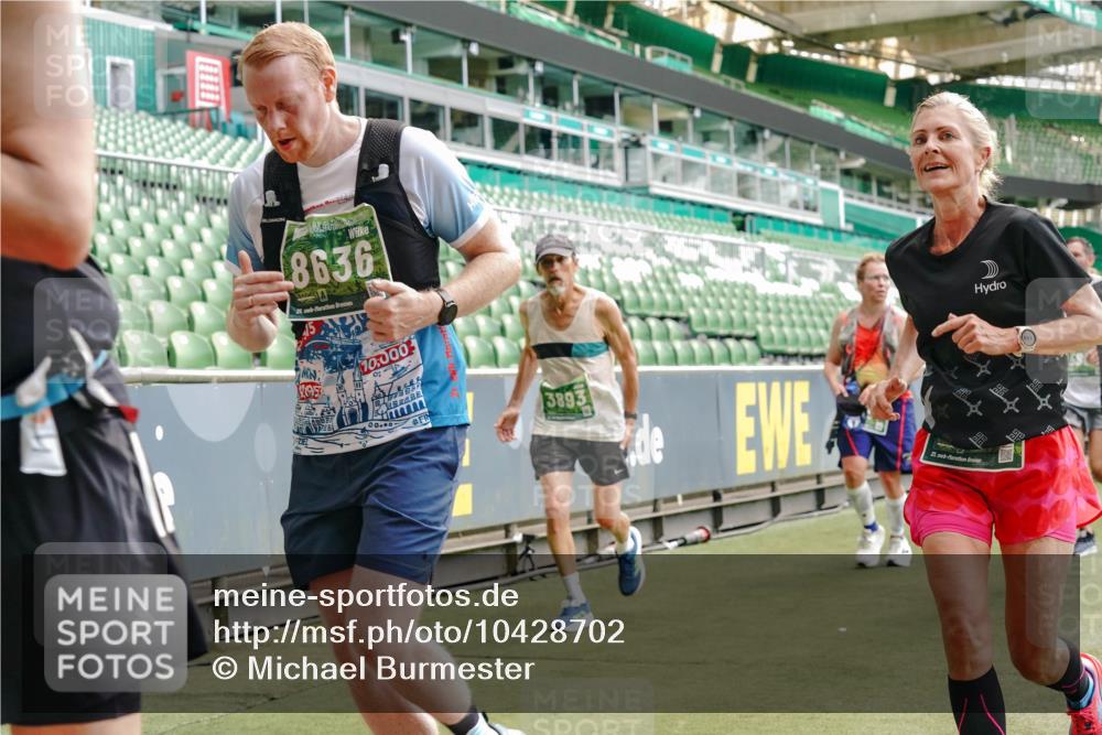 13.09.2026 - 21. swb-Marathon Bremen Michael Burmester http://msf.ph/oto/10428702 13.09.2026 13:03:01 Laufen im Stadion 150, 488, 531, 596, 722, 725, 762, 936, 940, 946, 1006, 1014, 1163, 1250, 1436, 1458, 1460, 1611, 1771, 2033, 2047, 2062, 2223, 2276, 2292, 2345, 2364, 2378, 2421, 2434, 2513, 2625, 2638, 2666, 2668, 2779, 2900, 2934, 2977, 2987, 3013, 3044, 3114, 3135, 3163, 3164, 3187, 3248, 3258, 3294, 3334, 3360, 3392, 3402, 3460, 3496, 3510, 3527, 3576, 3585, 3597, 3603, 3618, 3667, 3721, 3806, 3846, 3852, 3859, 3893, 3938, 3970, 3983, 4000, 4077, 4133, 4506, 4558 meine-sportfotos.de