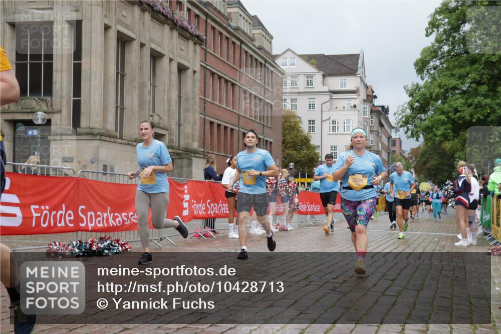 13.09.2026 - Kiel Lauf Yannick Fuchs http://msf.ph/oto/10428713 13.09.2026 11:08:59 Ziel 1226, 1569, 3022, 3752, 4526, 6028, 7681, 9752, 10813, 10928, 11674, 12238, 12334, 24, 25, 834, 1067, 1170, 2235, 2250, 2575, 2951, 3536, 4709, 5418, 6360, 6576, 6626, 6662, 7667, 9162, 9800, 10645, 10647, 11442, 1934, 8637, 8933, 9112, 9995, 12532, 2235, 3536, 3798, 5856, 6061, 6185, 6360, 7108 meine-sportfotos.de