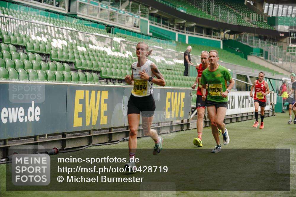 13.09.2026 - 21. swb-Marathon Bremen Michael Burmester http://msf.ph/oto/10428719 13.09.2026 10:19:51 Laufen im Stadion 10261, 10262, 10366, 10475, 10818, 10994, 11067, 11068, 11176, 11197, 11418, 11481, 11512, 11652, 12324, 12358, 12413, 12540, 13505, 13530, 13533, 13534, 13536, 13540, 13541, 13550, 13558, 13560, 13564, 13573, 13581, 13583, 13588, 13590, 13599, 13601, 13605, 13610, 13618, 13619, 13622, 13632, 13633, 13637, 13638, 13639, 10597, 12272, 13501, 13510, 13515, 13517, 13525, 13542, 13547, 13567, 13579, 13623, 13627, 13635 meine-sportfotos.de