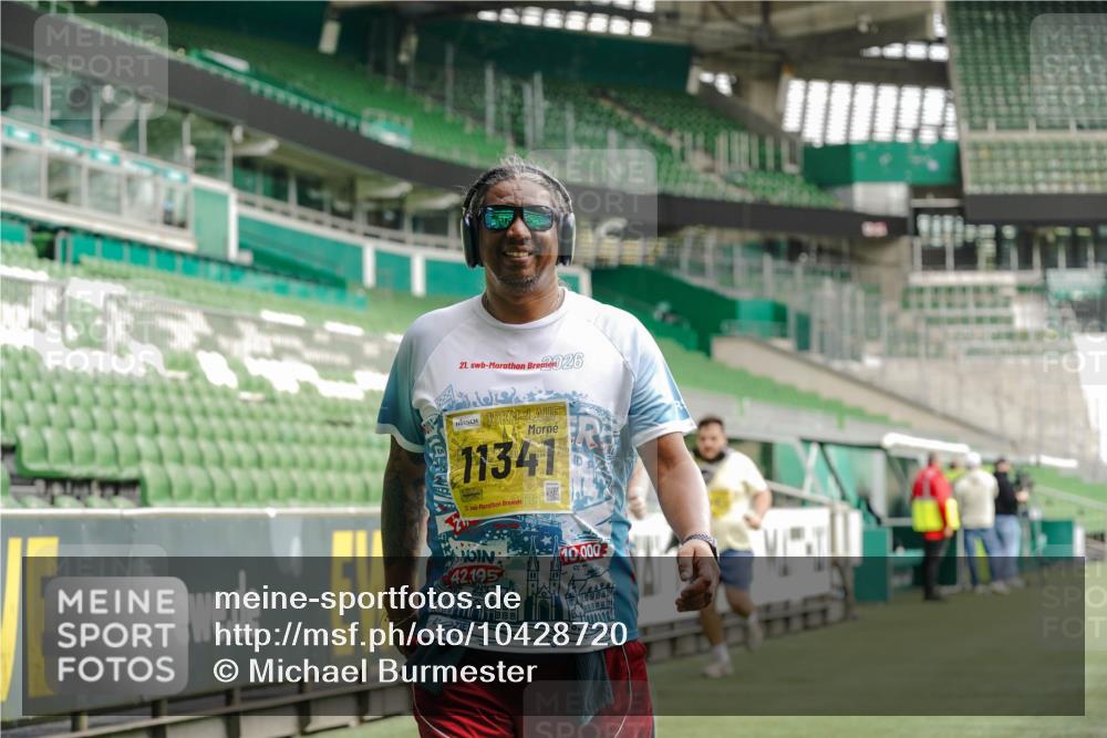 13.09.2026 - 21. swb-Marathon Bremen Michael Burmester http://msf.ph/oto/10428720 13.09.2026 10:54:55 Laufen im Stadion 12163, 10387, 10533, 10534, 10573, 10650, 10967, 10968, 11017, 11025, 11161, 11195, 11341, 11352, 11496, 11538, 11807, 12377, 12408, 12535, 12546 meine-sportfotos.de