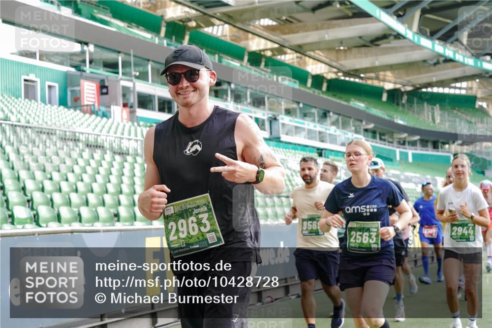 13.09.2026 - 21. swb-Marathon Bremen Michael Burmester http://msf.ph/oto/10428728 13.09.2026 13:26:34 Laufen im Stadion 186, 202, 364, 390, 530, 543, 645, 815, 818, 833, 966, 1077, 1283, 1410, 1412, 1443, 1459, 1473, 1487, 1504, 1530, 1561, 1608, 1618, 1700, 1744, 1828, 1830, 1953, 1961, 2058, 2059, 2273, 2298, 2308, 2309, 2354, 2382, 2384, 2388, 2404, 2428, 2507, 2508, 2542, 2558, 2576, 2582, 2591, 2592, 2656, 2675, 2725, 2748, 2752, 2762, 2817, 2875, 2878, 2896, 2923, 2965, 2970, 2981, 3045, 3047, 3050, 3062, 3073, 3084, 3097, 3142, 3172, 3184, 3259, 3329, 3359, 3433, 3540, 3592, 3629, 3756 meine-sportfotos.de