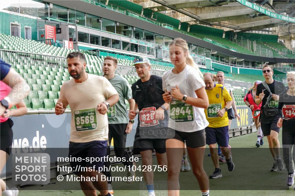 13.09.2026 - 21. swb-Marathon Bremen Michael Burmester http://msf.ph/oto/10428756 13.09.2026 13:26:35 Laufen im Stadion 186, 202, 364, 390, 530, 543, 645, 815, 818, 833, 966, 1077, 1283, 1410, 1412, 1443, 1459, 1473, 1487, 1504, 1530, 1561, 1608, 1618, 1700, 1744, 1828, 1953, 1961, 2058, 2059, 2273, 2298, 2308, 2309, 2354, 2382, 2384, 2388, 2404, 2428, 2507, 2508, 2542, 2558, 2576, 2582, 2591, 2592, 2656, 2675, 2725, 2748, 2752, 2762, 2817, 2875, 2878, 2896, 2923, 2965, 2970, 2981, 3045, 3047, 3050, 3062, 3073, 3084, 3097, 3142, 3172, 3184, 3259, 3329, 3359, 3433, 3540, 3592, 3629, 3756 meine-sportfotos.de