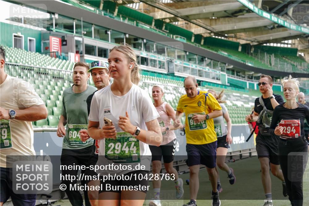 13.09.2026 - 21. swb-Marathon Bremen Michael Burmester http://msf.ph/oto/10428763 13.09.2026 13:26:36 Laufen im Stadion 186, 202, 364, 390, 530, 543, 645, 815, 818, 833, 966, 1077, 1283, 1410, 1412, 1443, 1459, 1473, 1487, 1504, 1530, 1561, 1608, 1618, 1700, 1744, 1828, 1953, 1961, 2058, 2059, 2273, 2298, 2308, 2309, 2354, 2382, 2384, 2388, 2404, 2428, 2507, 2508, 2542, 2558, 2576, 2582, 2591, 2592, 2656, 2675, 2725, 2748, 2752, 2762, 2817, 2875, 2878, 2896, 2923, 2965, 2970, 2981, 3045, 3047, 3050, 3062, 3073, 3084, 3097, 3142, 3172, 3184, 3259, 3329, 3359, 3433, 3540, 3592, 3629, 3756 meine-sportfotos.de