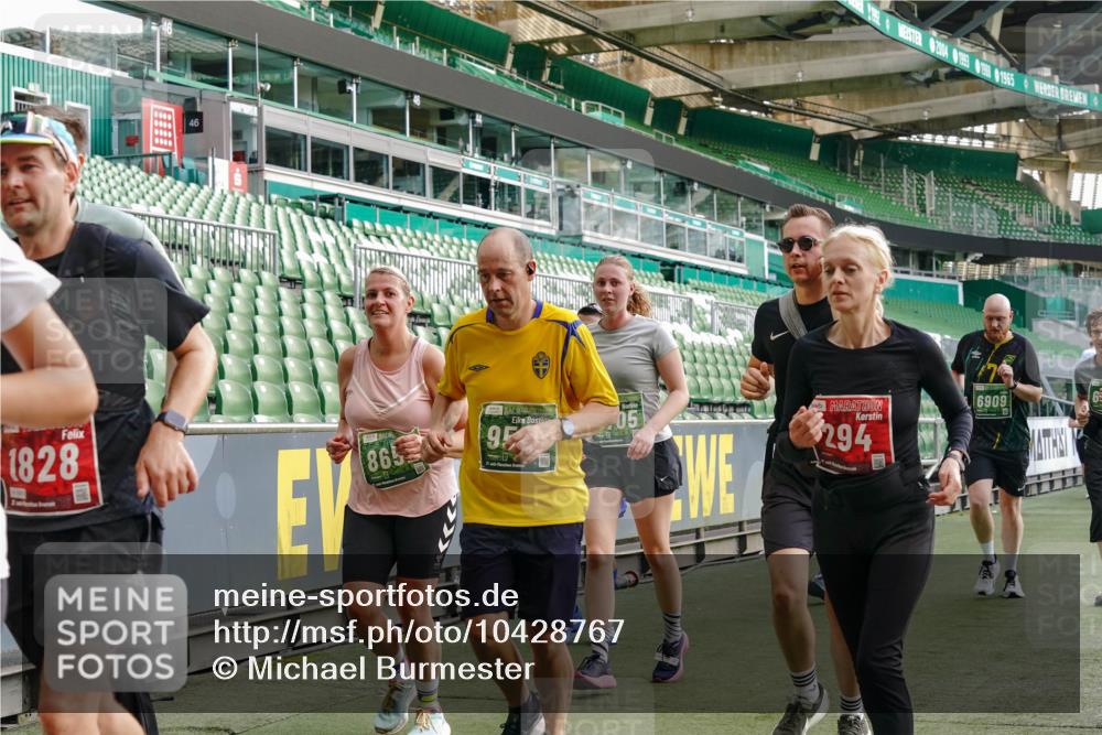 13.09.2026 - 21. swb-Marathon Bremen Michael Burmester http://msf.ph/oto/10428767 13.09.2026 13:26:37 Laufen im Stadion 186, 202, 364, 390, 530, 543, 645, 815, 818, 833, 966, 1077, 1283, 1410, 1412, 1443, 1459, 1473, 1487, 1530, 1561, 1608, 1618, 1700, 1744, 1828, 1953, 1961, 2058, 2059, 2273, 2298, 2308, 2309, 2354, 2382, 2384, 2388, 2404, 2428, 2507, 2508, 2542, 2558, 2576, 2582, 2591, 2592, 2656, 2675, 2725, 2748, 2752, 2762, 2817, 2875, 2878, 2896, 2923, 2965, 2970, 2981, 3045, 3047, 3050, 3062, 3073, 3084, 3097, 3172, 3184, 3259, 3329, 3359, 3433, 3540, 3592, 3629, 3756 meine-sportfotos.de