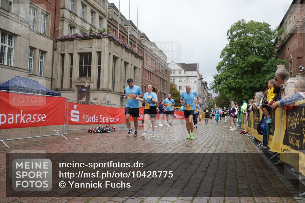 13.09.2026 - Kiel Lauf Yannick Fuchs http://msf.ph/oto/10428775 13.09.2026 11:09:02 Ziel 1226, 1569, 3022, 3752, 4526, 6028, 7681, 9112, 9752, 10813, 11674, 12238, 12334, 24, 25, 834, 1067, 1170, 2235, 2250, 2575, 2951, 3536, 4709, 5418, 6576, 6626, 6662, 7667, 9162, 9800, 10645, 10647, 10928, 11442, 607, 1934, 8637, 8933, 8979, 9995, 10184, 10253, 10262, 10263, 10268, 11889, 12532, 1067, 2235, 3536, 3798, 5418, 6061, 6185, 6360, 7667 meine-sportfotos.de