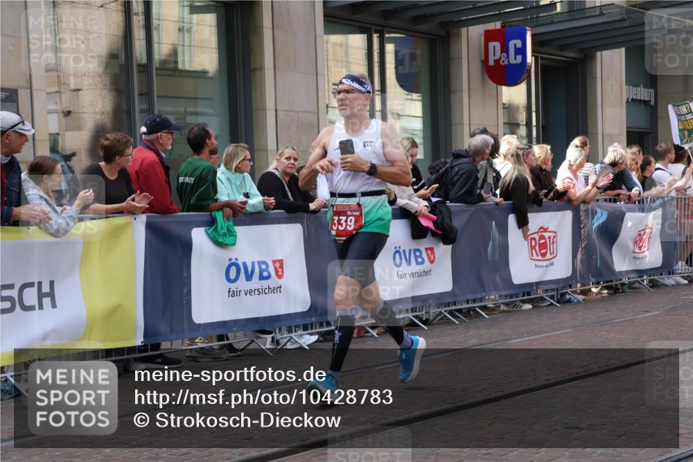 13.09.2026 - 21. swb-Marathon Bremen Strokosch-Dieckow http://msf.ph/oto/10428783 13.09.2026 13:08:34 Ziel 1925, 2287, 3110, 3276, 3330, 4033, 4384, 5377, 5517, 5636, 5696, 6842, 6906, 7064, 7121, 7262, 8120, 8555, 9240, 9411, 9702, 9867, 9906, 9911, 339, 678, 715, 1335, 1696, 3808, 4082, 4247, 4888, 5424, 5594, 7064, 8655, 9084, 9582 meine-sportfotos.de