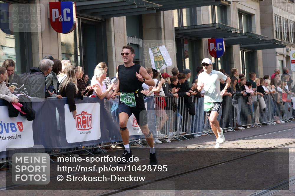 13.09.2026 - 21. swb-Marathon Bremen Strokosch-Dieckow http://msf.ph/oto/10428795 13.09.2026 13:08:35 Ziel 1925, 2287, 3110, 3276, 3330, 4033, 4384, 5377, 5517, 5636, 5696, 6842, 6906, 7121, 7262, 8120, 8555, 9240, 9411, 9702, 9867, 9906, 9911, 339, 678, 715, 1335, 1696, 3808, 4082, 4247, 4888, 5424, 5594, 7064, 8655, 9084, 9582 meine-sportfotos.de