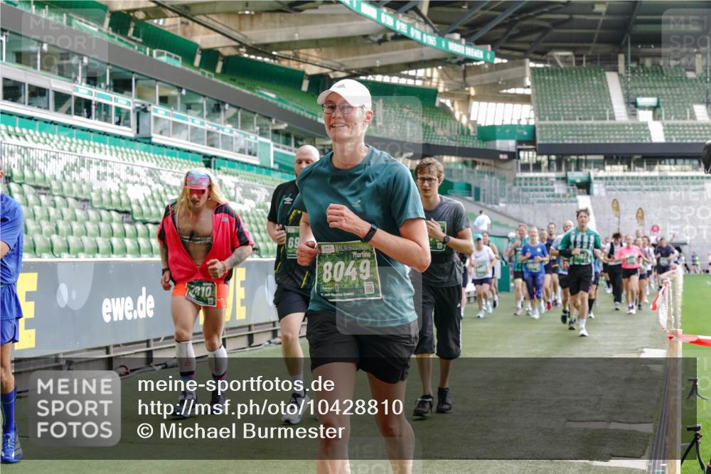 13.09.2026 - 21. swb-Marathon Bremen Michael Burmester http://msf.ph/oto/10428810 13.09.2026 13:26:38 Laufen im Stadion 186, 202, 364, 390, 530, 543, 645, 815, 818, 833, 966, 1077, 1283, 1410, 1412, 1443, 1459, 1473, 1487, 1530, 1561, 1608, 1618, 1700, 1744, 1828, 1953, 1961, 2058, 2059, 2273, 2298, 2308, 2309, 2354, 2382, 2384, 2388, 2404, 2428, 2507, 2508, 2542, 2558, 2576, 2582, 2591, 2592, 2656, 2675, 2725, 2748, 2752, 2762, 2817, 2875, 2878, 2896, 2923, 2965, 2970, 2981, 3045, 3047, 3050, 3062, 3073, 3084, 3097, 3172, 3184, 3259, 3329, 3359, 3433, 3540, 3592, 3629, 3756 meine-sportfotos.de