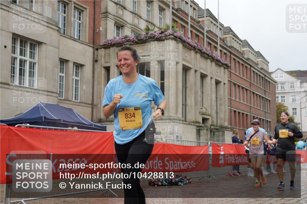 13.09.2026 - Kiel Lauf Yannick Fuchs http://msf.ph/oto/10428813 13.09.2026 11:09:07 Ziel 1569, 1934, 3022, 3752, 4526, 6028, 7681, 9112, 9752, 9995, 10813, 12238, 12532, 24, 25, 834, 1170, 1226, 2250, 2575, 2951, 4709, 6576, 6662, 9162, 9800, 10645, 10647, 10928, 11442, 11674, 12334, 607, 2784, 7310, 8637, 8922, 8933, 8979, 10184, 10253, 10262, 10263, 10268, 11889, 834, 1067, 2235, 2575, 3536, 5418, 6360, 6626, 7667, 11442 meine-sportfotos.de