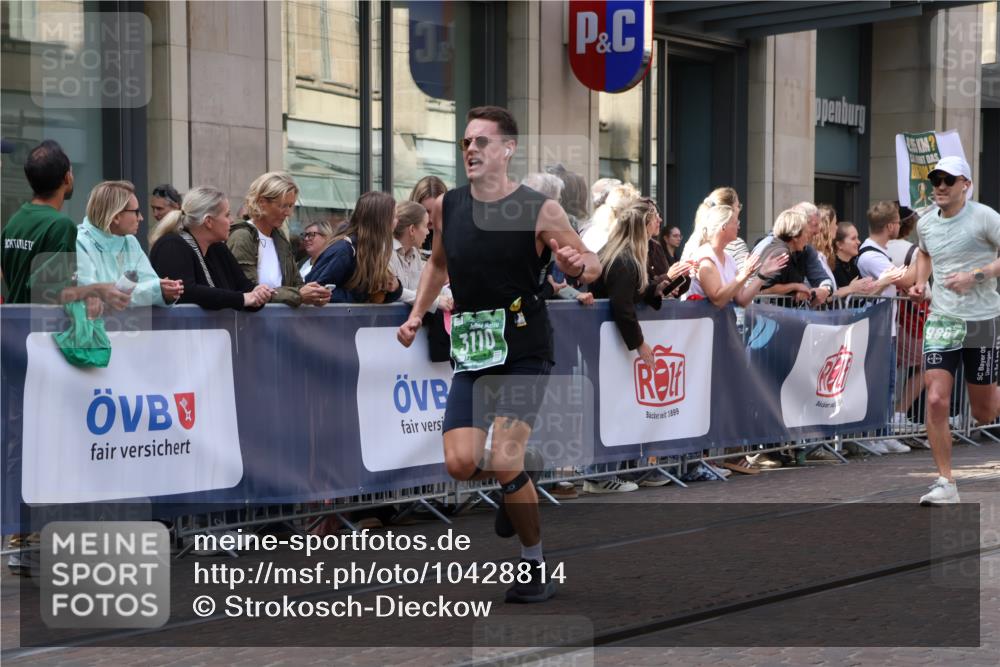 13.09.2026 - 21. swb-Marathon Bremen Strokosch-Dieckow http://msf.ph/oto/10428814 13.09.2026 13:08:36 Ziel 1925, 2287, 3110, 3276, 3330, 4033, 4384, 5377, 5517, 5636, 5696, 6842, 6906, 7121, 7262, 8120, 8555, 9240, 9411, 9702, 9867, 9906, 9911, 339, 678, 715, 1335, 1696, 3276, 4082, 4247, 4888, 5424, 6842, 7064, 7121, 8655, 9084, 9582 meine-sportfotos.de